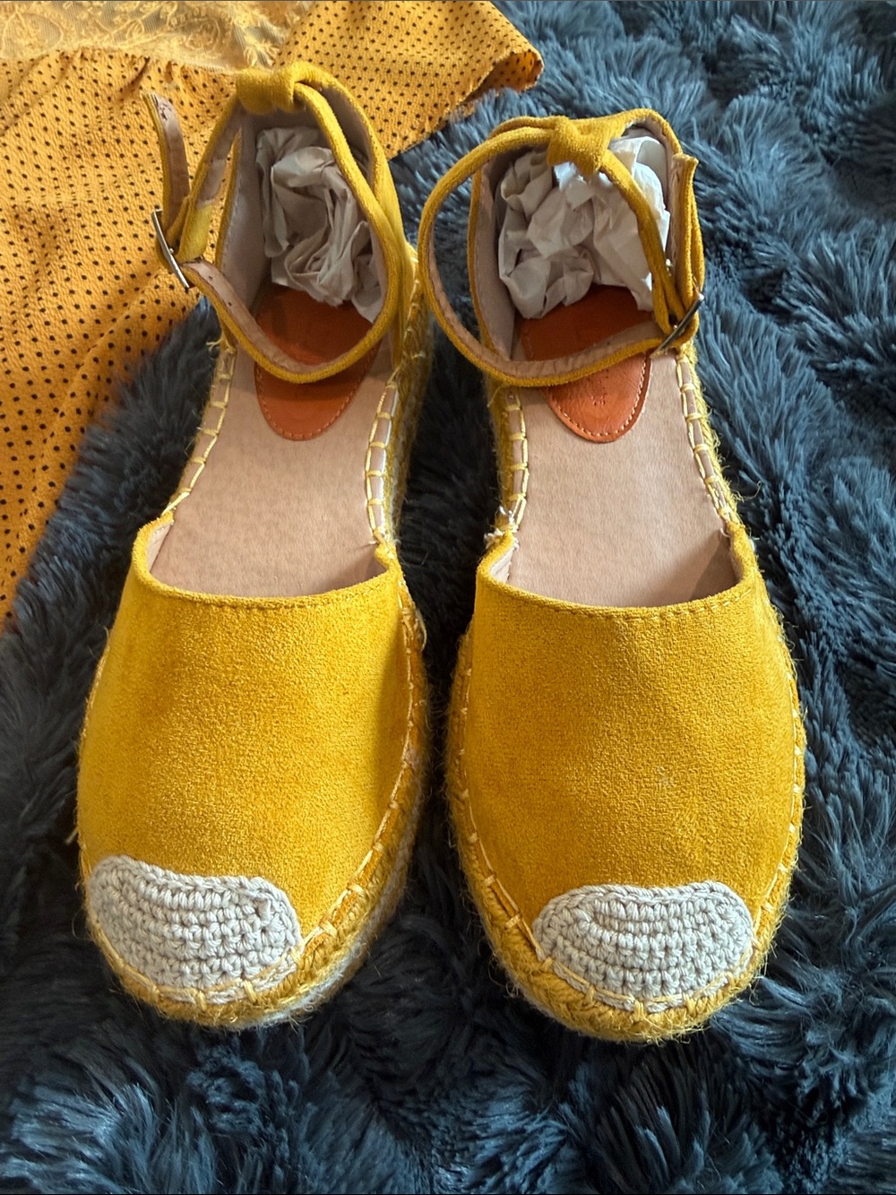 Wild Diva Mustard Espadrilles Sz. 6 *NWOT